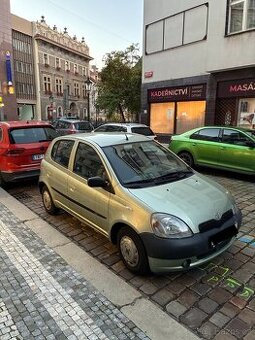 PRONÁJEM - Toyota Yaris BOLT, WOLT, FOODORA ROZVOZ JÍDLA