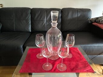 Karafa+4 sklenice na víno sklárna Harrachov