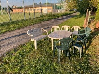 Prodám plastový zahradní nabytek
