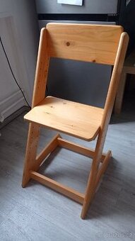Dětská jídelní židlička