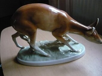 Porcelánová soška – Jelen