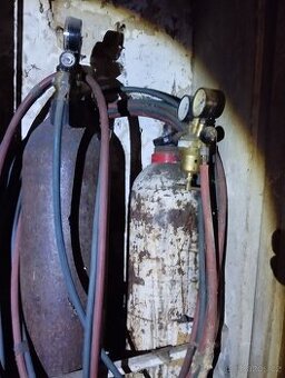 Staré láhve na sváření