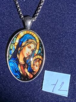 přívěs ,...4,5 x 3,3cm