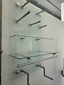 Výstavní - prodejní skleněný panel s adaptéry