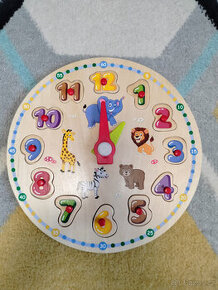 Dřevěné hodiny vkládačka Playtive