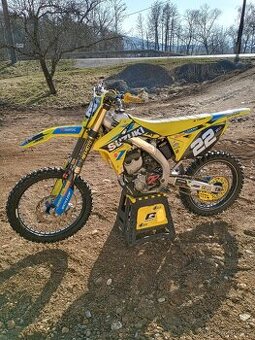 Suzuki RMZ 250