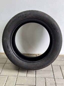 Prodám jednu letní pneumatiku v bezvadném stavu