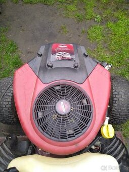 Motor Briggs&Stratton V2 20 HP