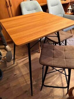 Prodám stolek a dvě stoličky