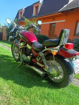 Suzuki Intruder