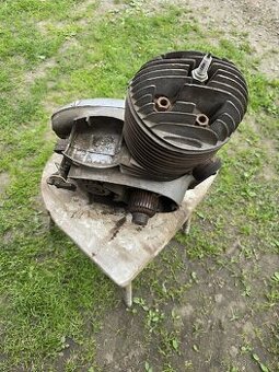 Motor Jawa 353