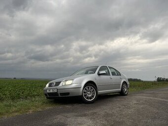 VW Bora 1.6 Benzín 2002 - TOP STAV