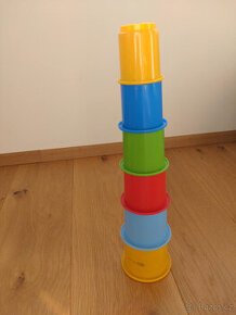 Barevná skládačka pyramida