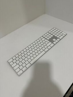 Apple Magic Keyboard (Bez Touch ID) TOP Stav