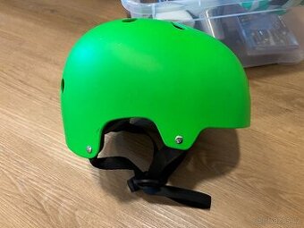 Dětská helma na kolo - velikost S/M 53-56cm