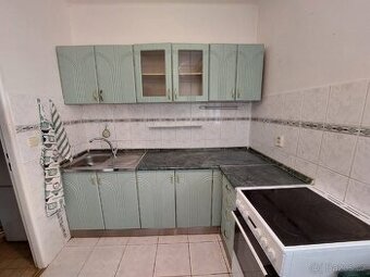 Starší kuchyňská linka
