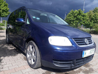 Volkswagen Touran 7 místný,2.0.16V
