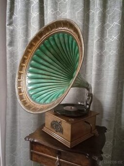 Gramofon s troubou