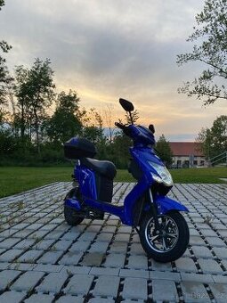 Elektroskutr bez ŘP Elektropower Nova M3 2022 25 km/h
