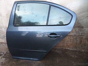 Prodám zadní levé dveře na škoda Octavia 2 sedan