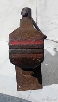 Svěrák kovářsky 140mm 35kg