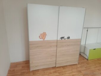 Šatní skříň
