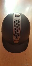 Jezdecká helma, bezpečnostní třmeny Metalab