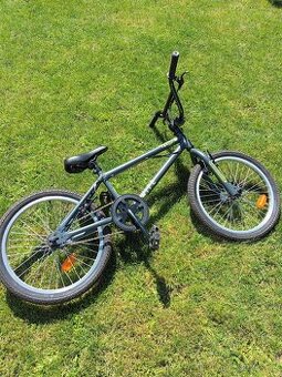 BMX 20" Wipe 300 - 2 zánovní kola skoro nepoužité + helma