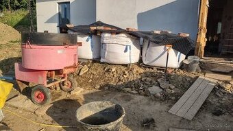 Model TE300, míchačka na hliněné omítky