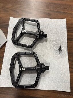 Pedály OneUp Flat Pedals ALU black