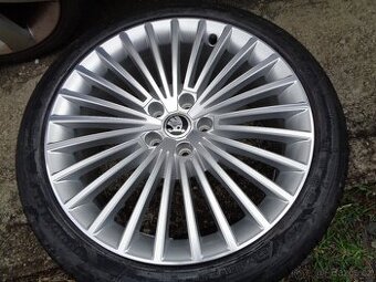nový originál Škoda Superb 19 alu kola 5x112
