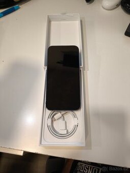 Apple iPhone 13 128GB Blue, pěkný stav, 72% baterie