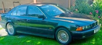 BMW E39 520i sedan