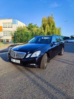 Mercedes-Benz W212 E200