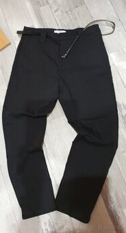 Krásné společenské kalhoty Bershka