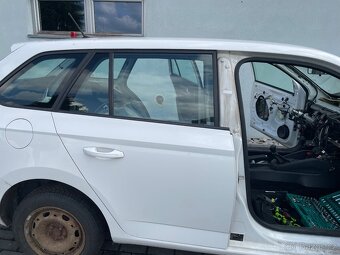 Fabia 3 kombi pravé zadní dveře