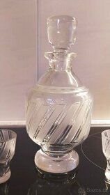 karafa se skleničkami