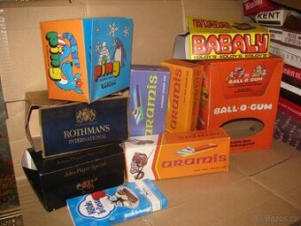 staré krabičky od cigaret, žvýkaček apod