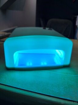 Úplně Nová uv lampa na nehty + kufřík sada na nehty.