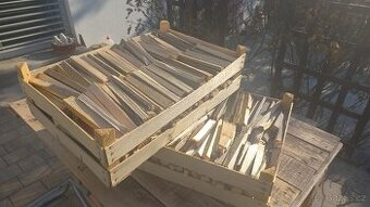 Suché třísky na podpal