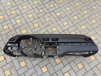 VW Passat B6 B7 palubní deska airbag