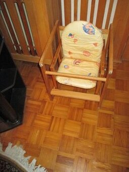 dětská židlička-chybí pultík