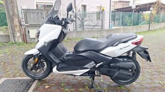 Yamaha X-Max 125i ABS (2017) jen 15 tis.km