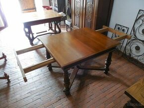 Jídelní stůl rozkládací historismus