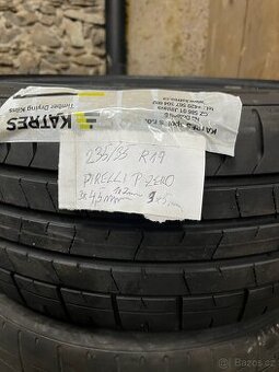 235/35 R19 Pirelli, Goodyear