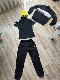 Adidas souprava vč. čepice vel. 11-12 let