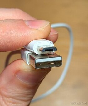 Krátký Micro USB kabel, délka 35 cm – bílý