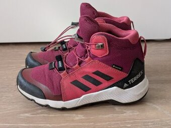 Turistické boty Adidas Terrex vel. 32