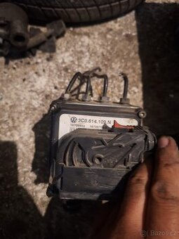 ABS JEDNOTKA PASSAT B6