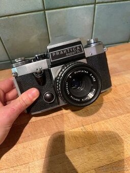 Analog fotoapaŕt Praktica super TL